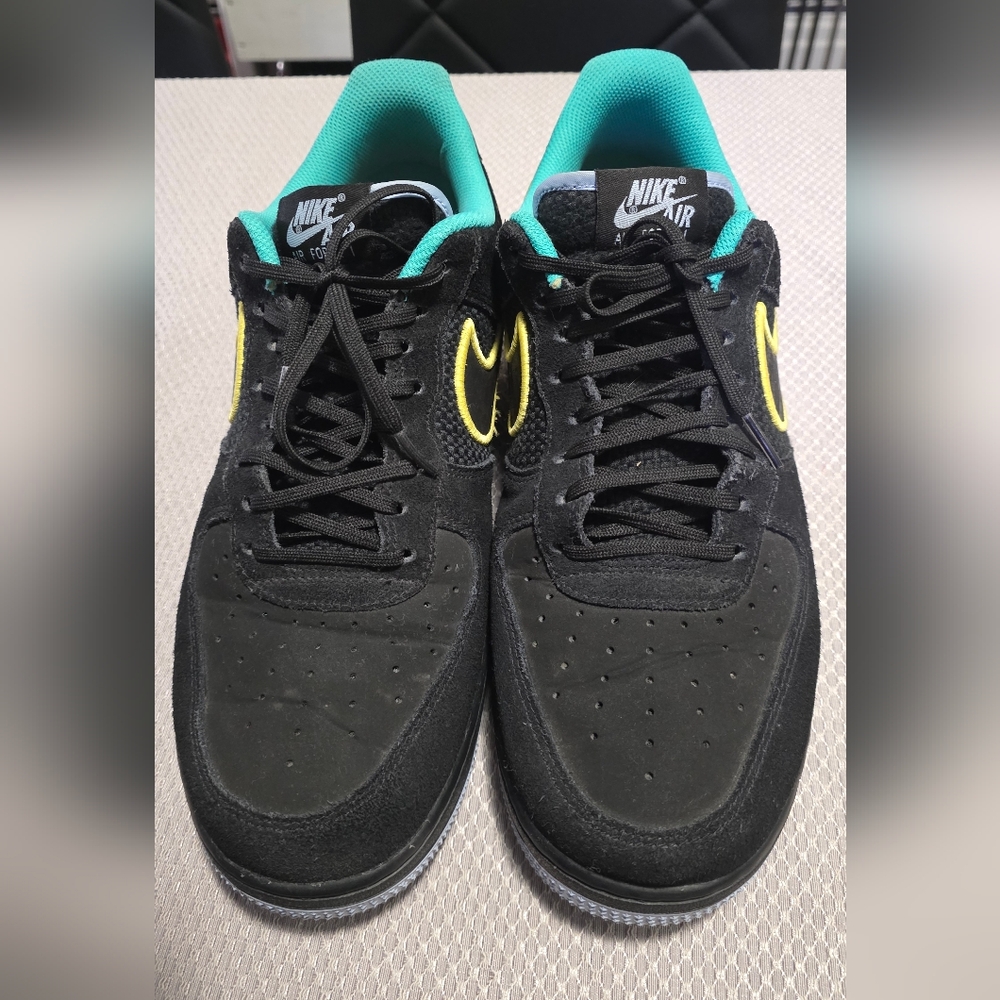 Nike Black and Teal Sneakers - Picture 2 of 7